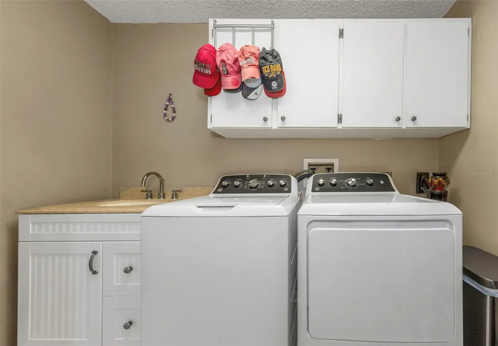 1620 COUNTRY LANE Dunedin, FL 34698