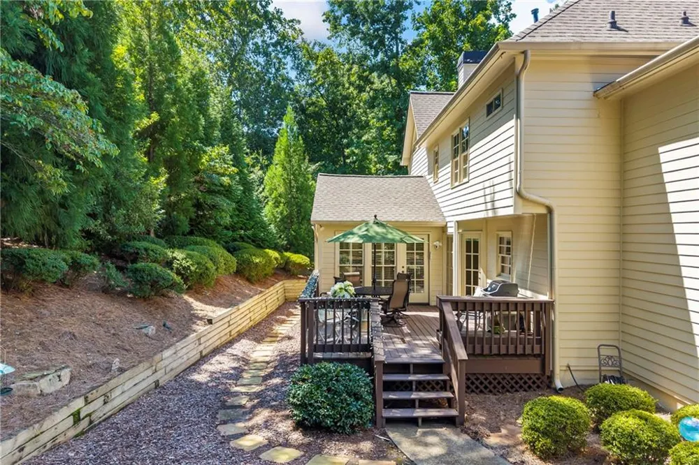 991 White Oak Pass Alpharetta, GA 30005