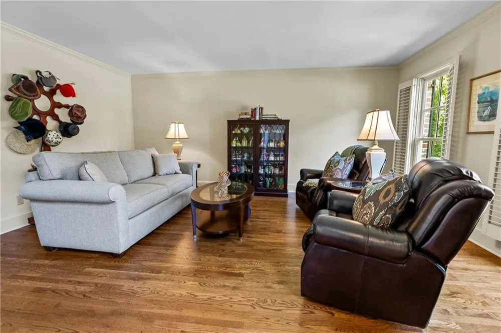 991 White Oak Pass Alpharetta, GA 30005