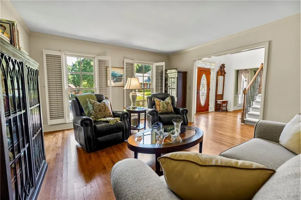 991 White Oak Pass Alpharetta, GA 30005