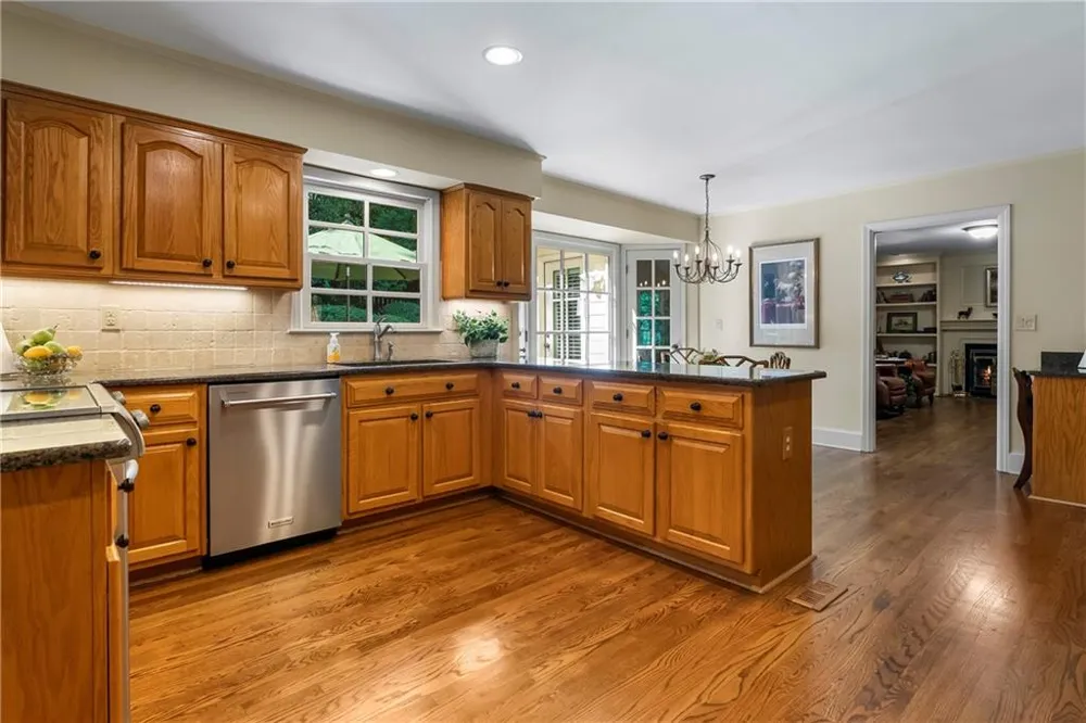 991 White Oak Pass Alpharetta, GA 30005