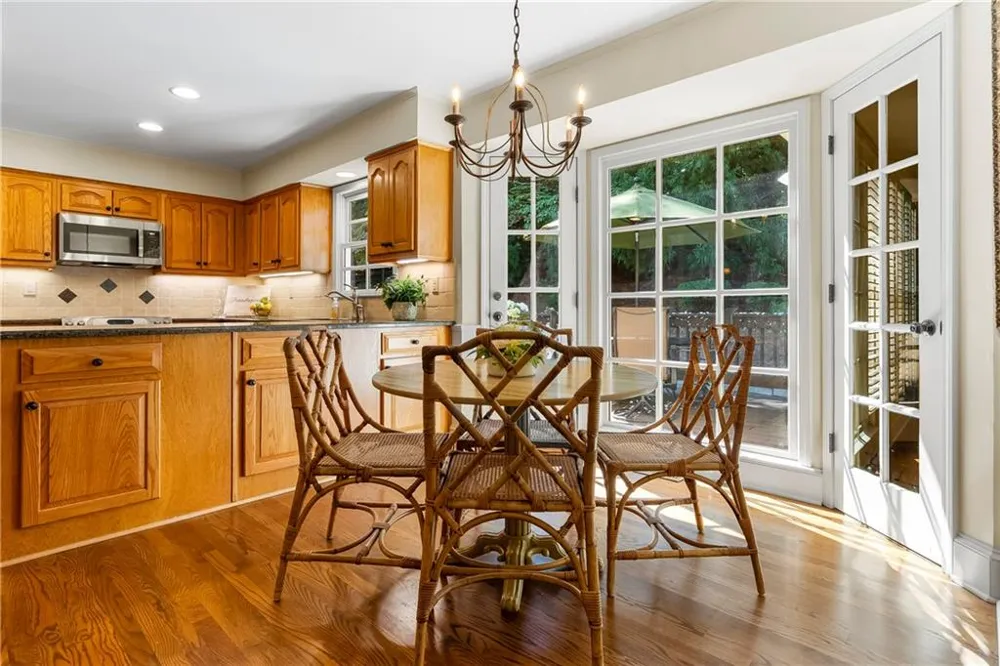 991 White Oak Pass Alpharetta, GA 30005