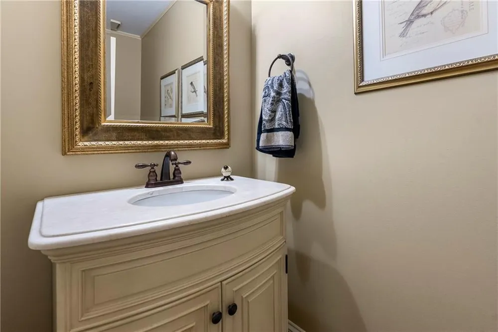 991 White Oak Pass Alpharetta, GA 30005