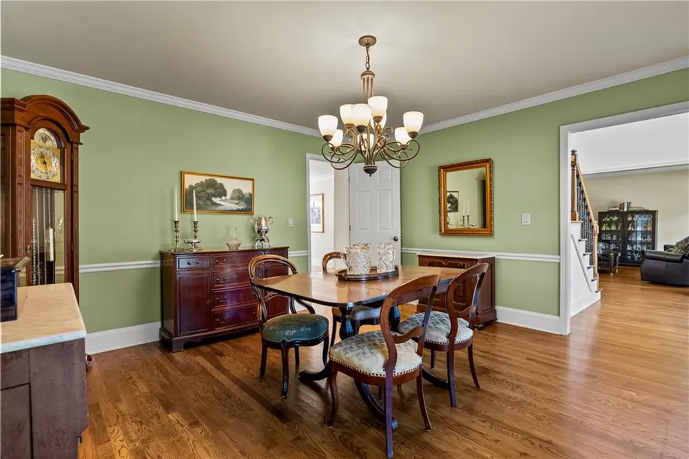991 White Oak Pass Alpharetta, GA 30005