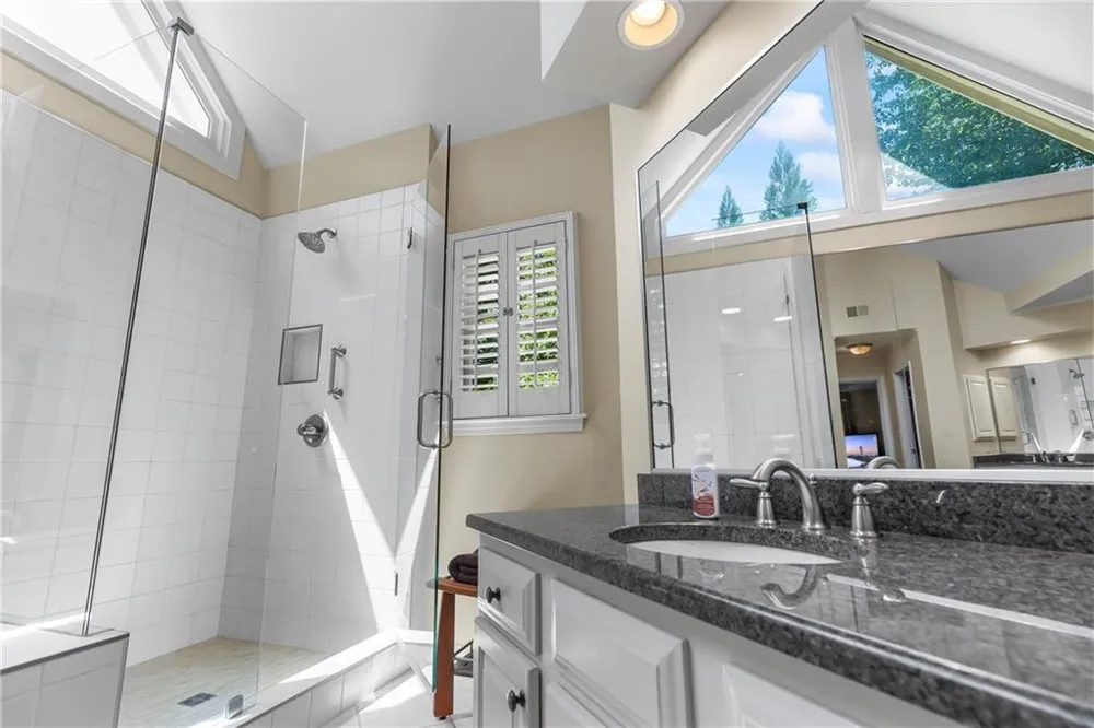 991 White Oak Pass Alpharetta, GA 30005