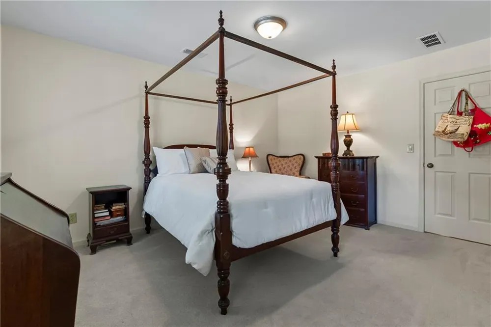 991 White Oak Pass Alpharetta, GA 30005