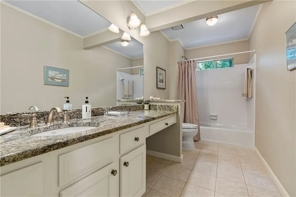 991 White Oak Pass Alpharetta, GA 30005