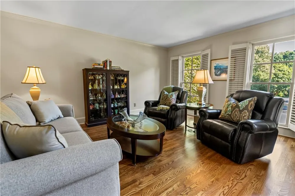991 White Oak Pass Alpharetta, GA 30005