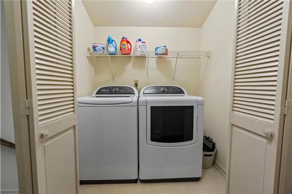 991 White Oak Pass Alpharetta, GA 30005