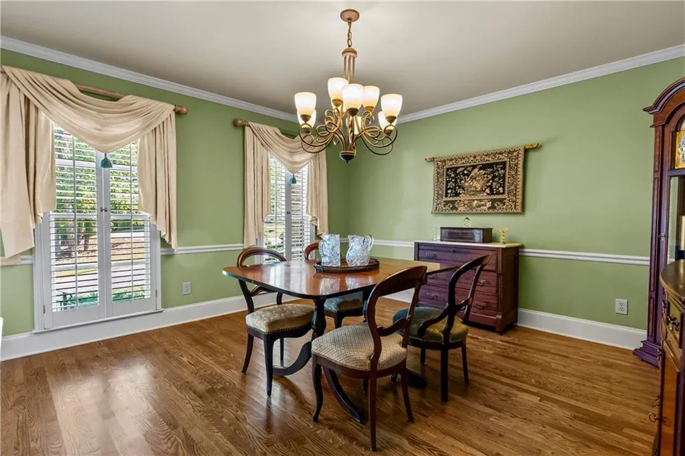 991 White Oak Pass Alpharetta, GA 30005