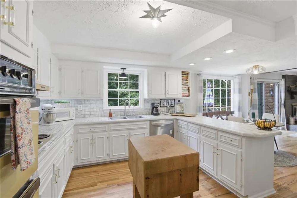 2059 Mountain Creek Drive Stone Mountain, GA 30087