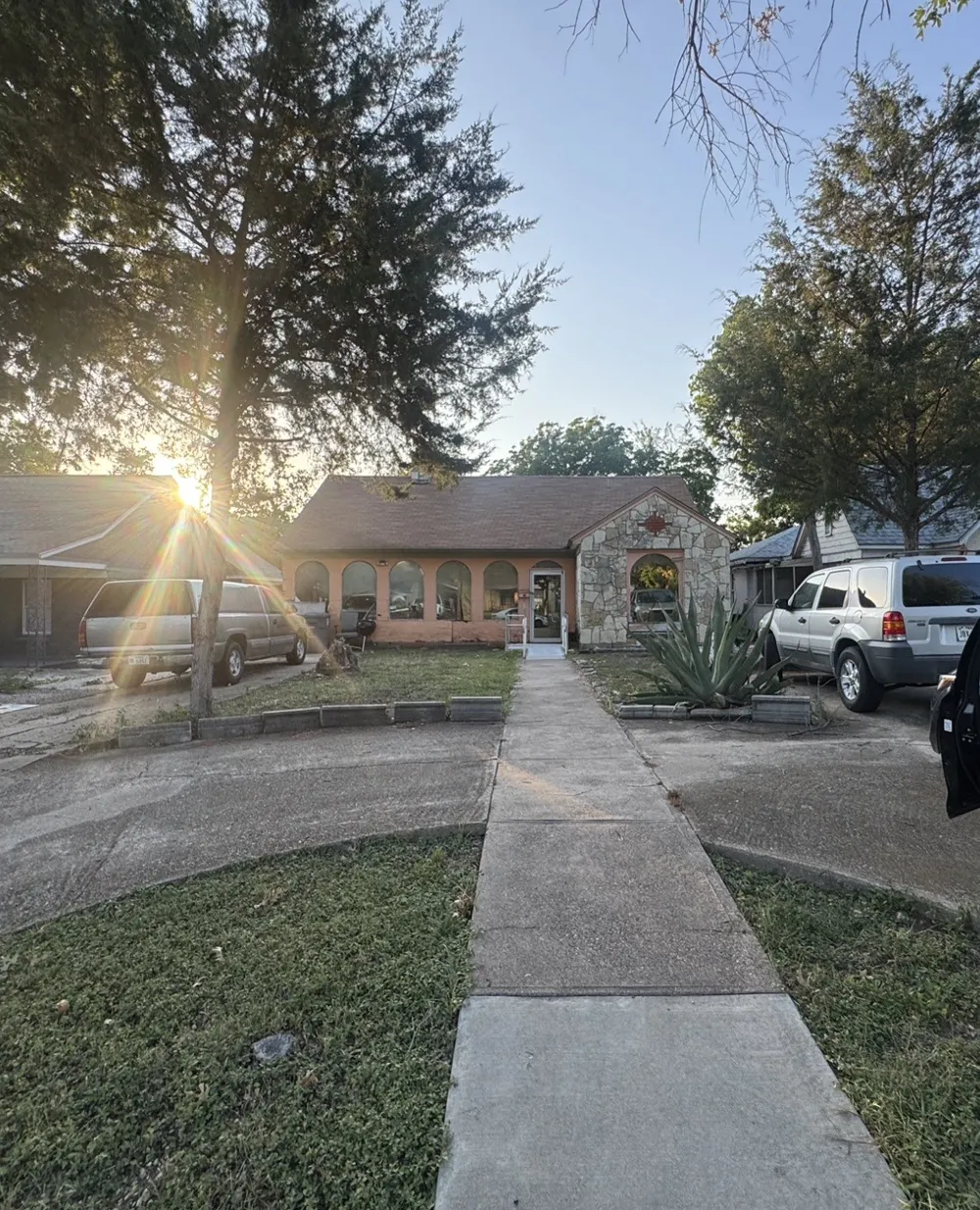 2403 Langdon Avenue Dallas, TX 75235