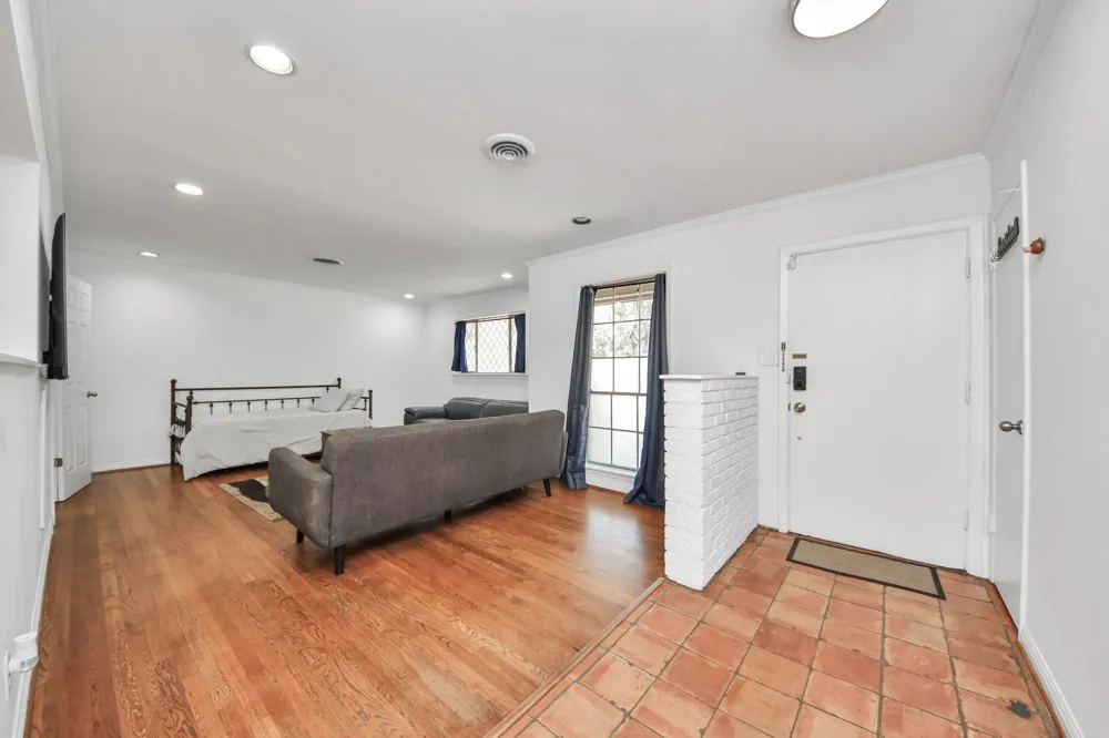 5139 Beechnut Street Houston, TX 77096