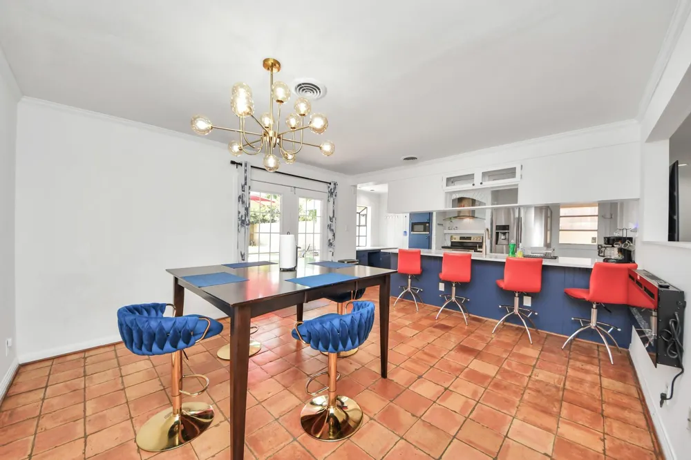 5139 Beechnut Street Houston, TX 77096
