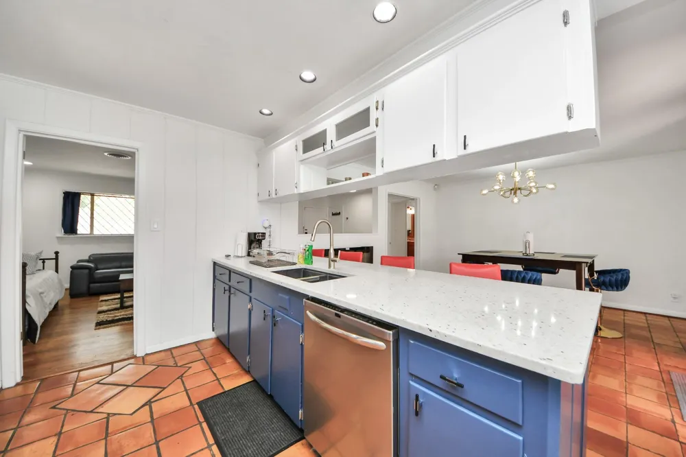 5139 Beechnut Street Houston, TX 77096