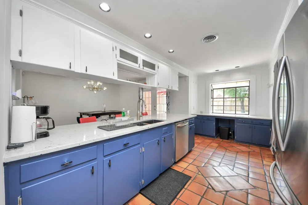 5139 Beechnut Street Houston, TX 77096