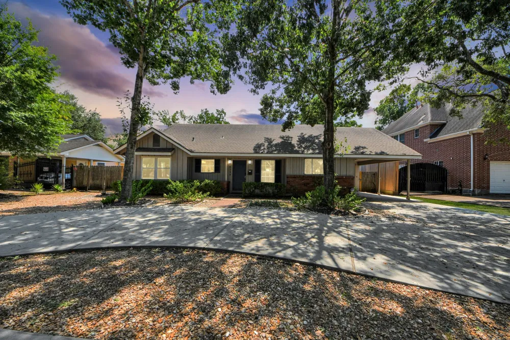 5139 Beechnut Street Houston, TX 77096