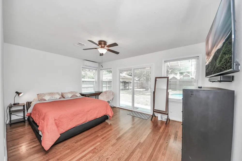 5139 Beechnut Street Houston, TX 77096