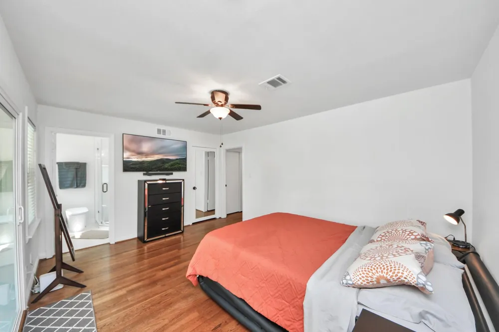 5139 Beechnut Street Houston, TX 77096