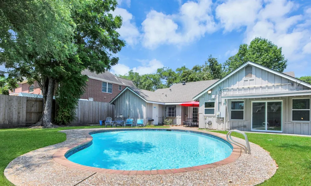 5139 Beechnut Street Houston, TX 77096