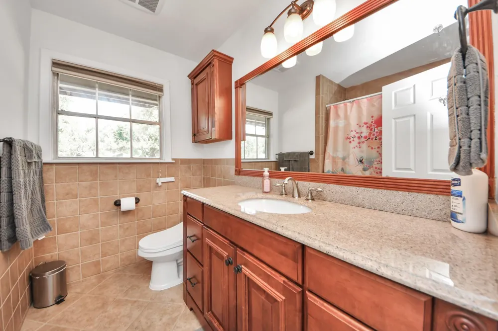 5139 Beechnut Street Houston, TX 77096