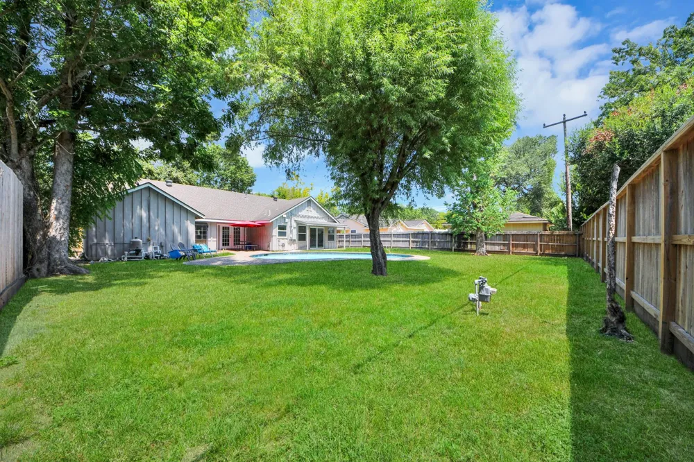 5139 Beechnut Street Houston, TX 77096