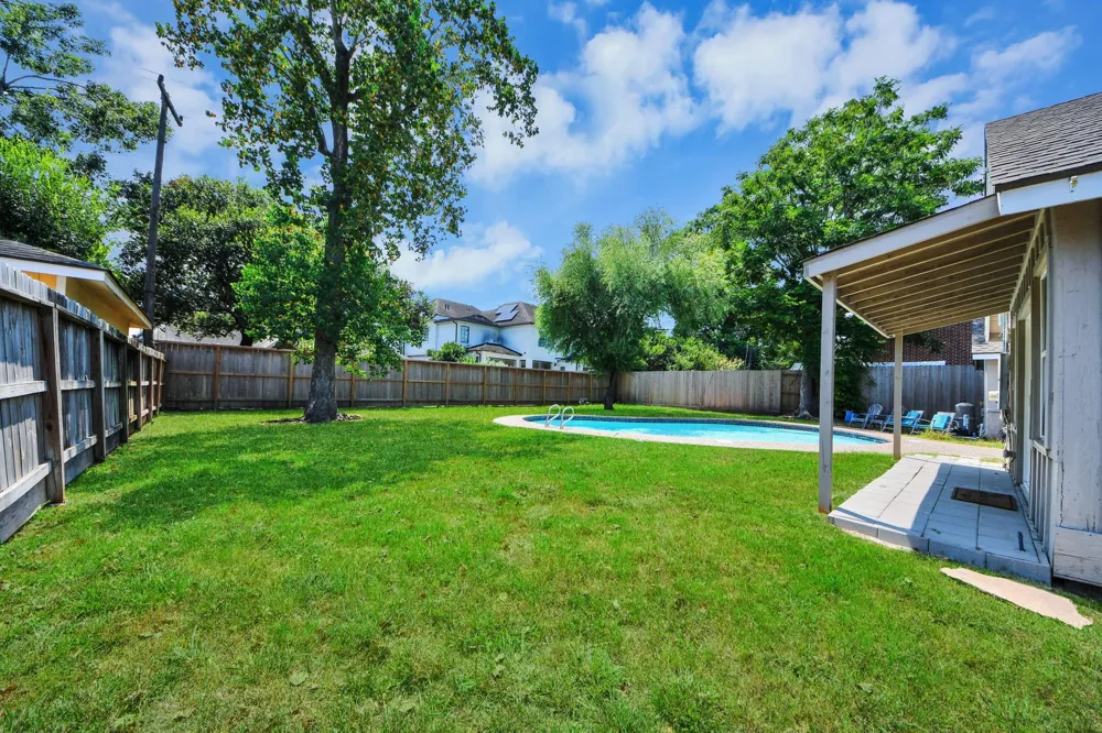 5139 Beechnut Street Houston, TX 77096