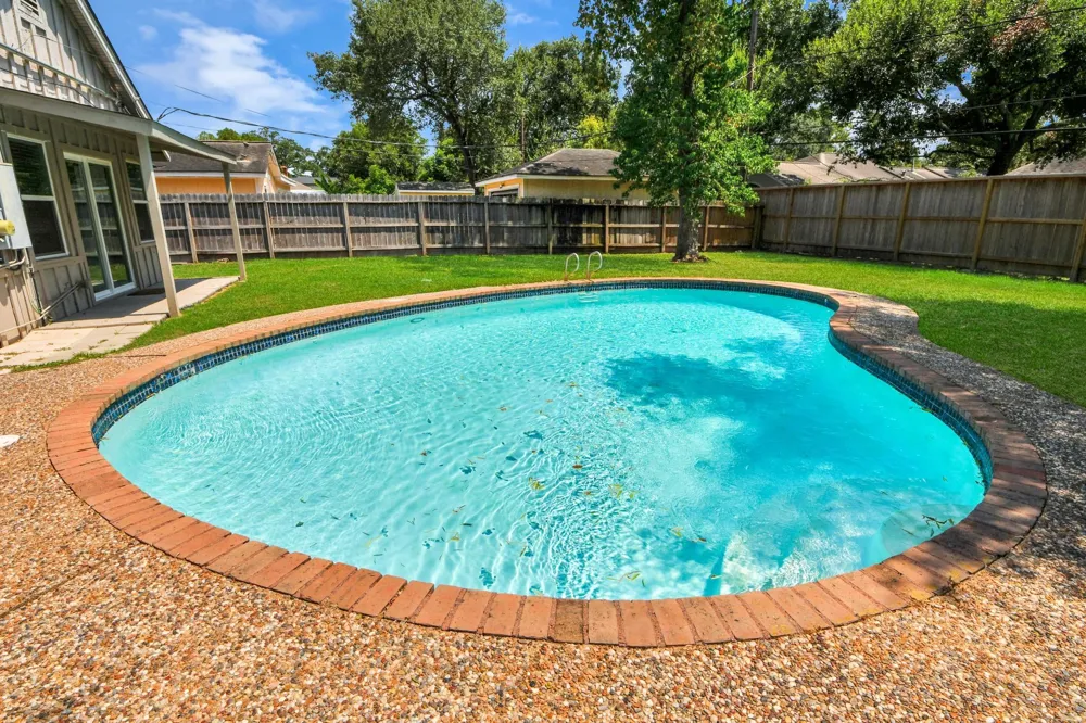 5139 Beechnut Street Houston, TX 77096