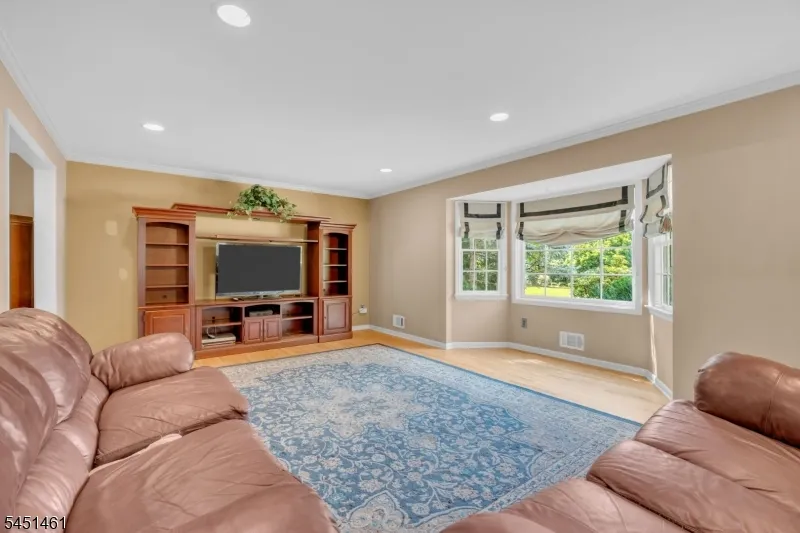452 Lenape Trl Bridgewater, NJ 08807