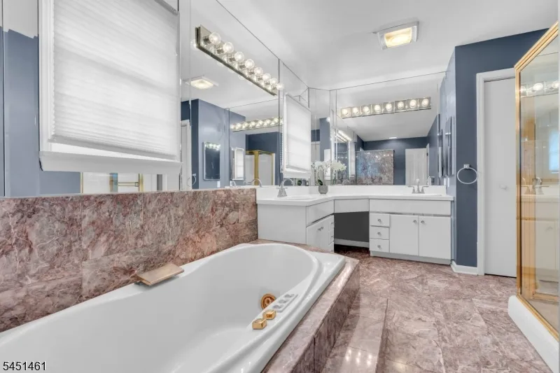 452 Lenape Trl Bridgewater, NJ 08807