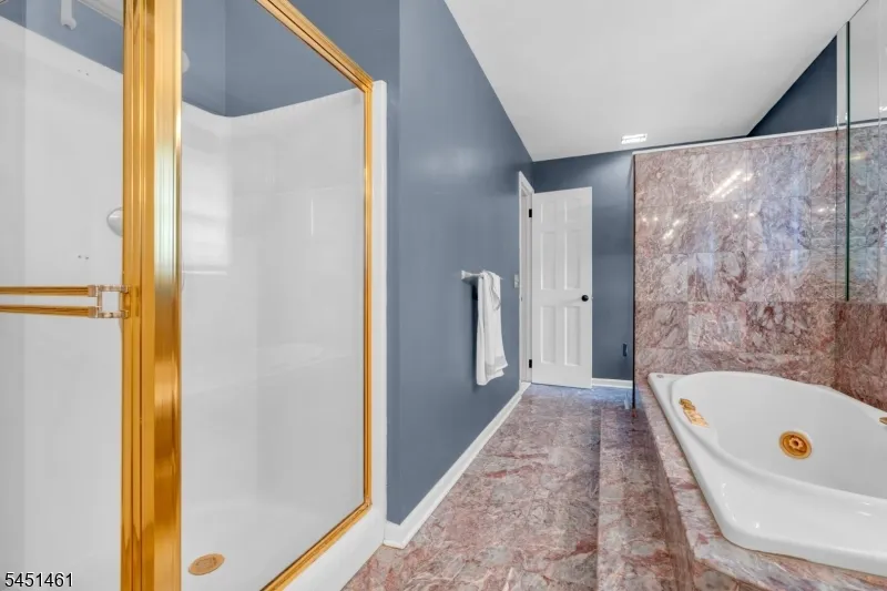 452 Lenape Trl Bridgewater, NJ 08807