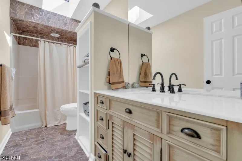 452 Lenape Trl Bridgewater, NJ 08807