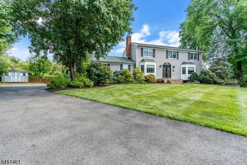 452 Lenape Trl Bridgewater, NJ 08807