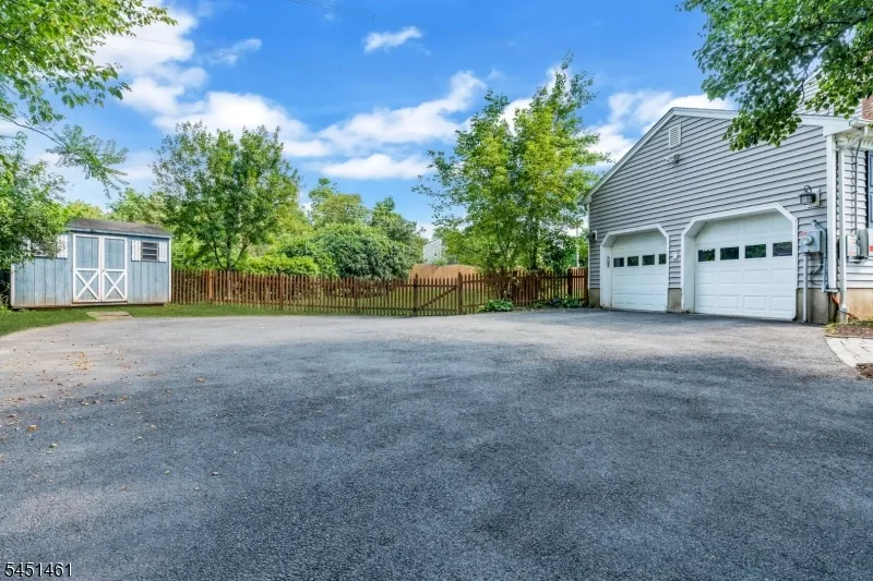 452 Lenape Trl Bridgewater, NJ 08807