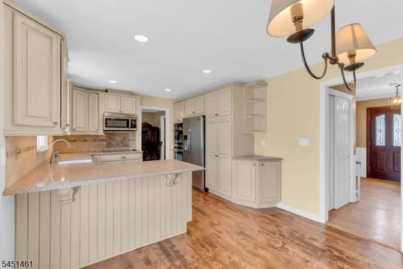 452 Lenape Trl Bridgewater, NJ 08807