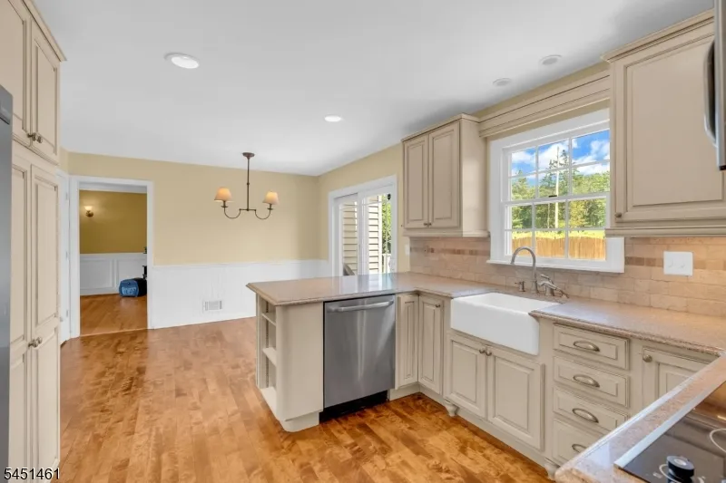 452 Lenape Trl Bridgewater, NJ 08807