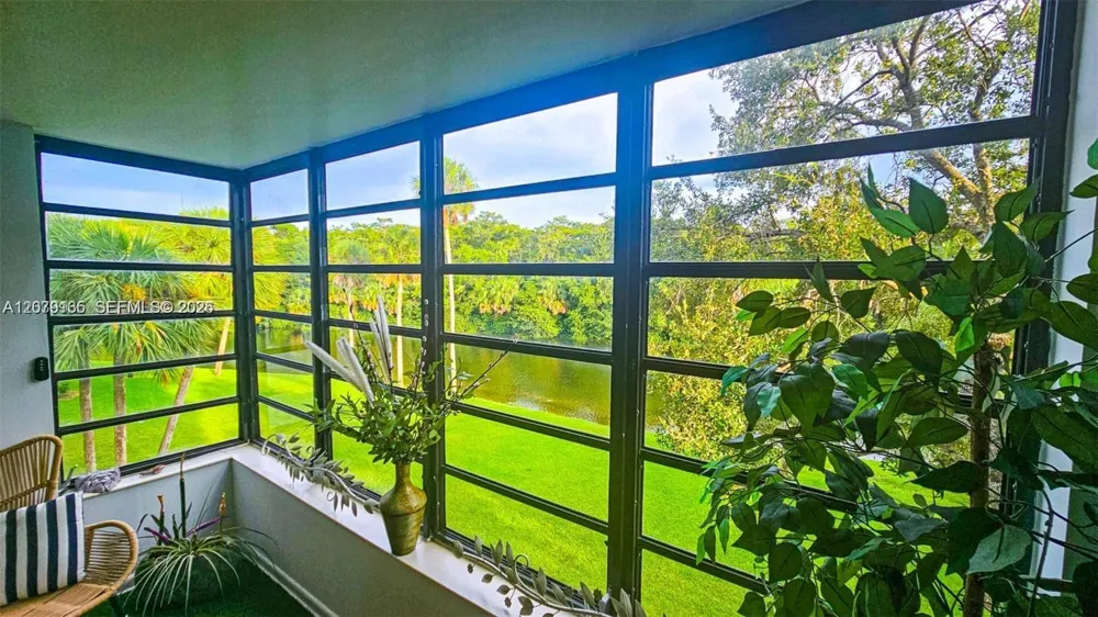 4133 S Carambola Cir S #G305 Coconut Creek, FL 33066