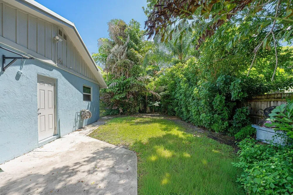 612 NW 7th Court Boynton Beach, FL 33426