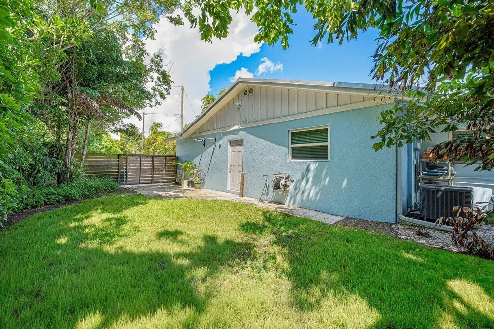 612 NW 7th Court Boynton Beach, FL 33426