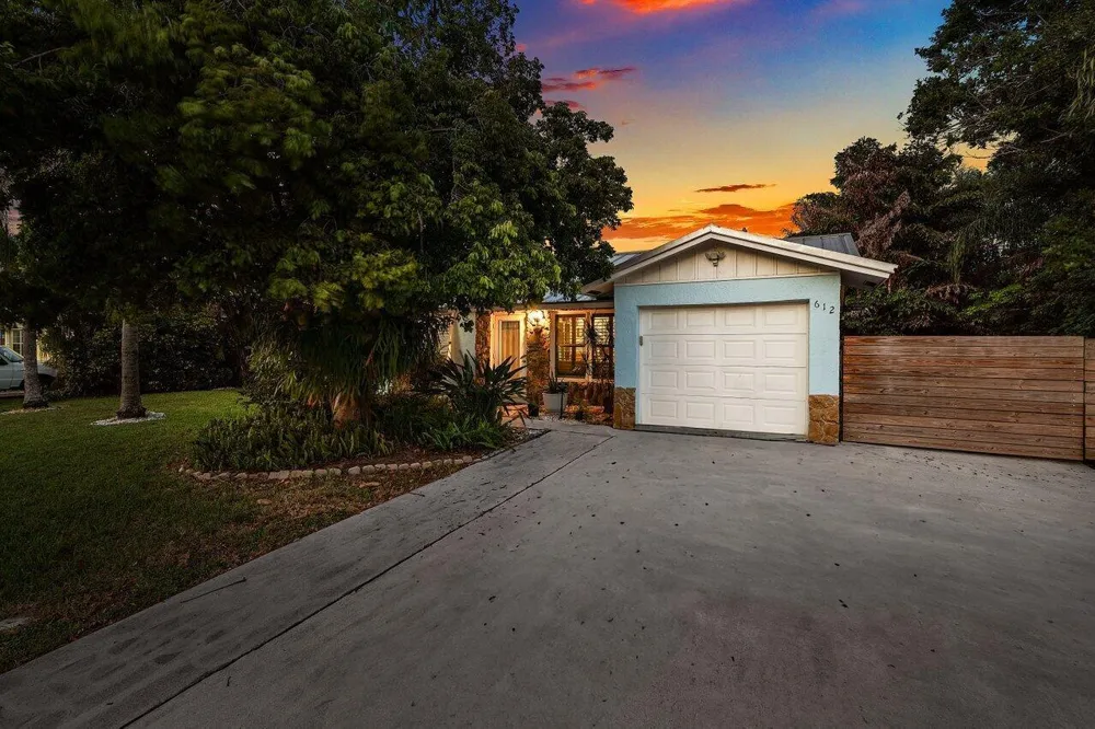 612 NW 7th Court Boynton Beach, FL 33426