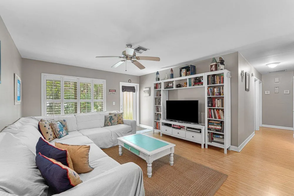 612 NW 7th Court Boynton Beach, FL 33426