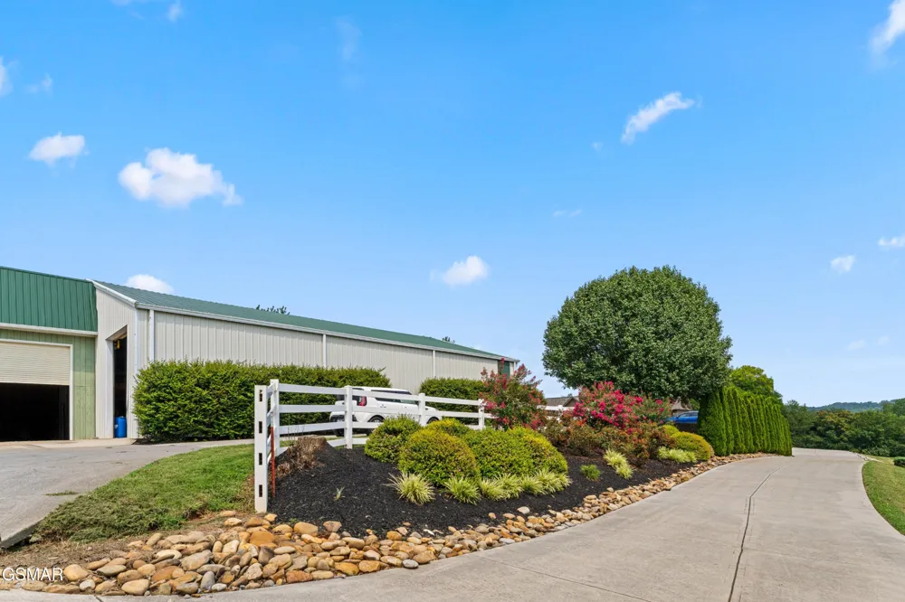 2399 McCleary Road Sevierville, TN 37876