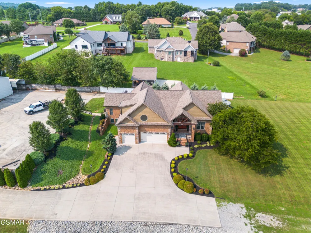 2399 McCleary Road Sevierville, TN 37876