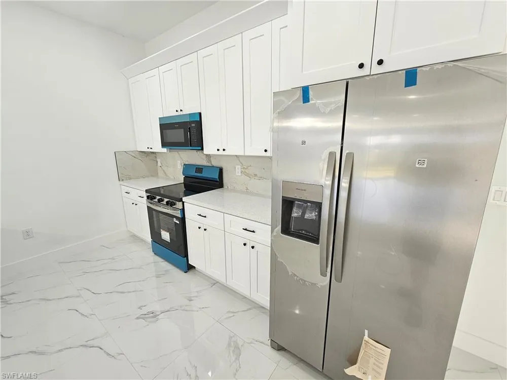 913 NE 15th Lane Cape Coral, FL 33909