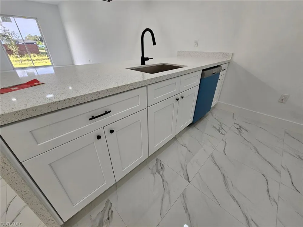 913 NE 15th Lane Cape Coral, FL 33909
