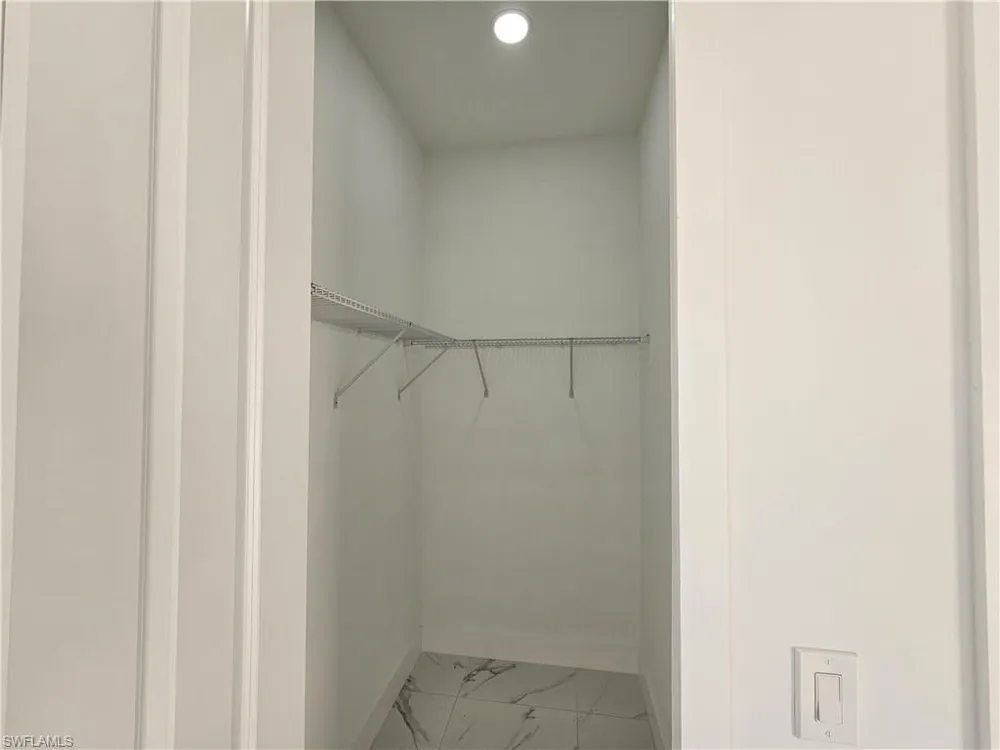 913 NE 15th Lane Cape Coral, FL 33909