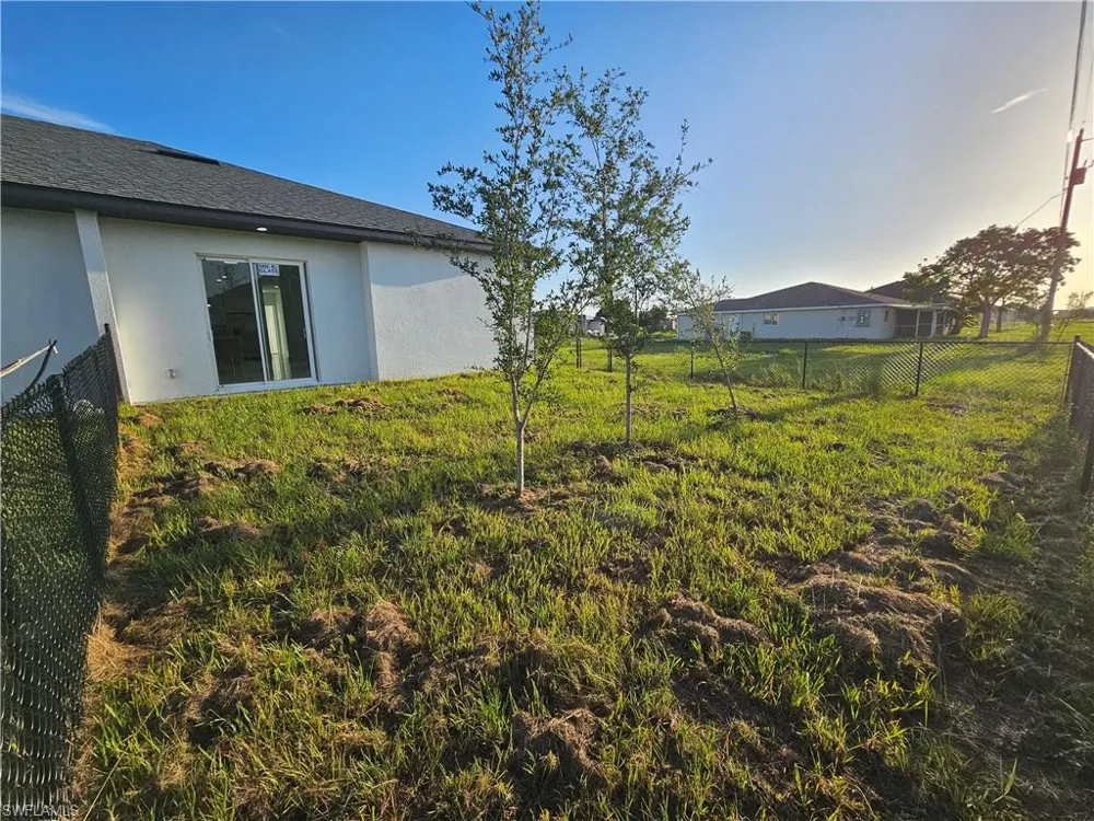 913 NE 15th Lane Cape Coral, FL 33909