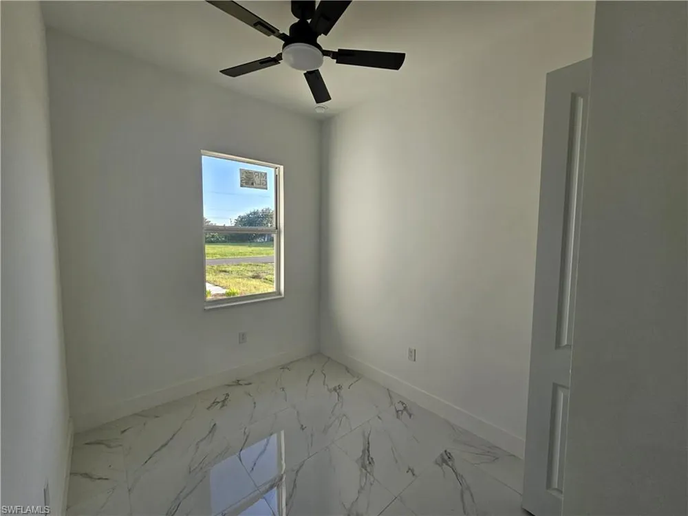 913 NE 15th Lane Cape Coral, FL 33909