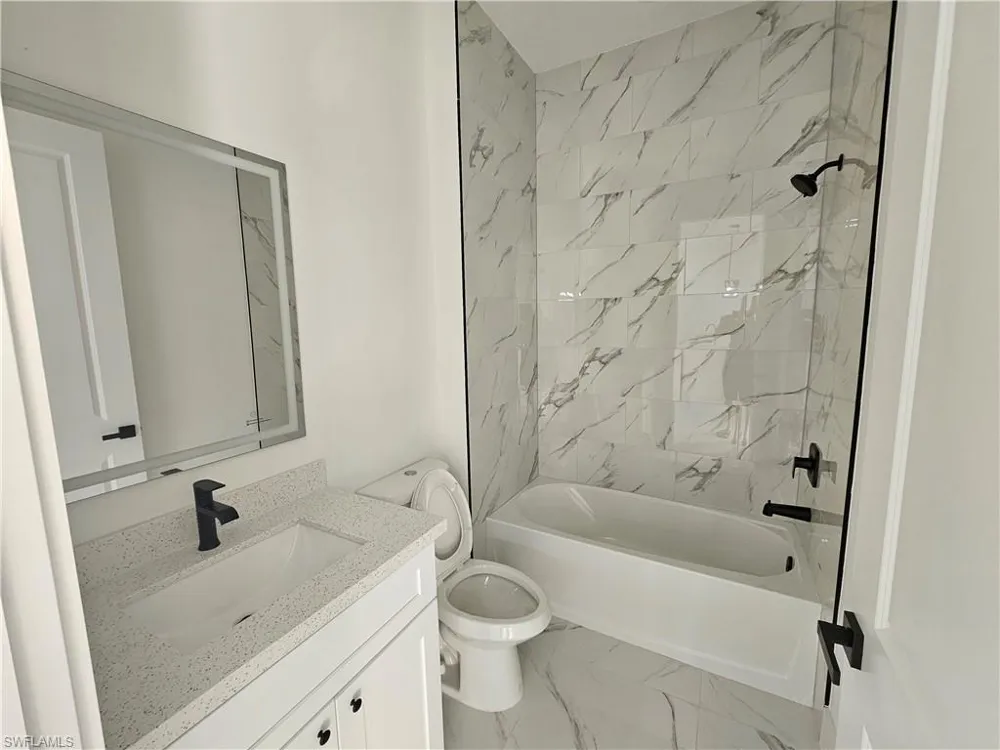 913 NE 15th Lane Cape Coral, FL 33909