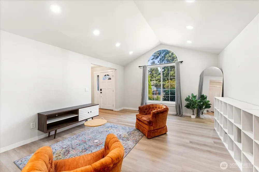 5421 James Place SE Auburn, WA 98092